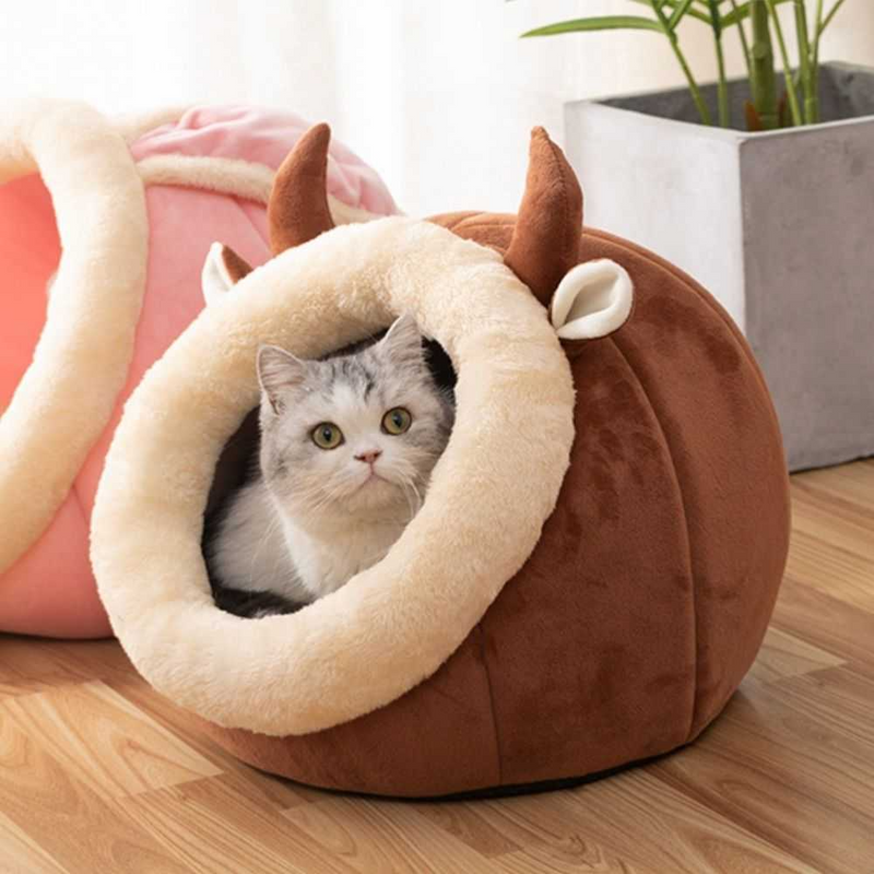 Cozy Cat Nest Bed – Soft Plush, Semi-Enclosed Design