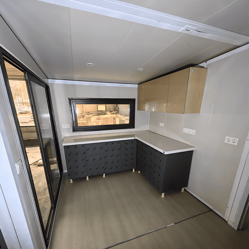 Expandable Tiny Home – Fully Equipped, Portable Living Space